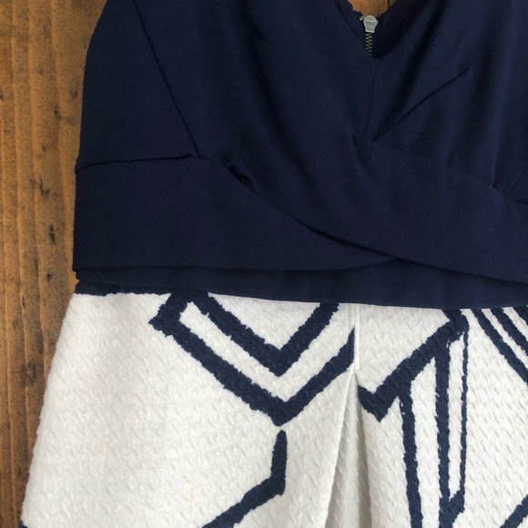 Anthropologie HD in Paris Ardmore Dress in blue and white print. Size: 4 - Picture 5 of 12